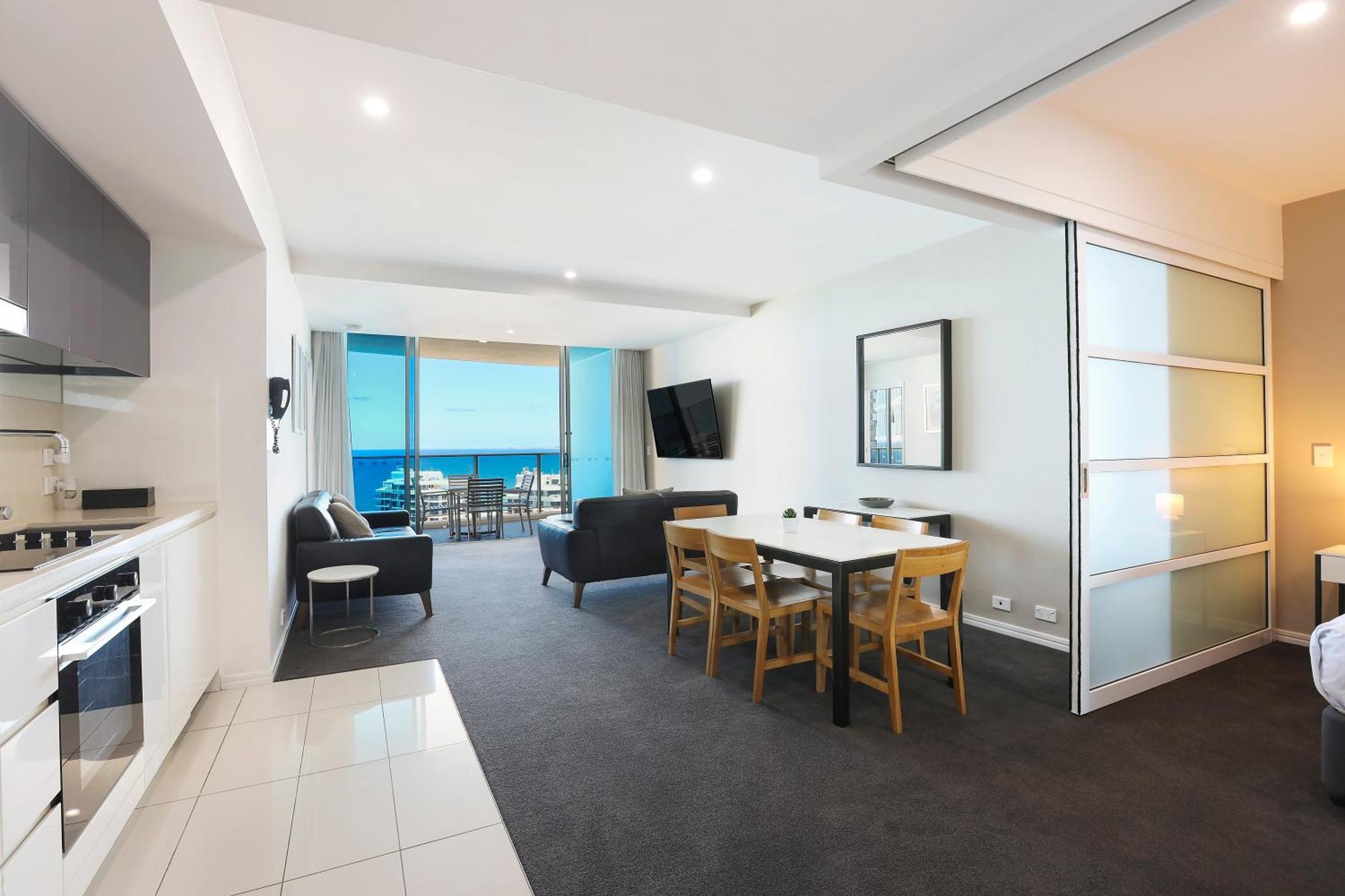 Number 1 H Residences - Wifi, Parking & More By Gold Coast Holidays Екстериор снимка
