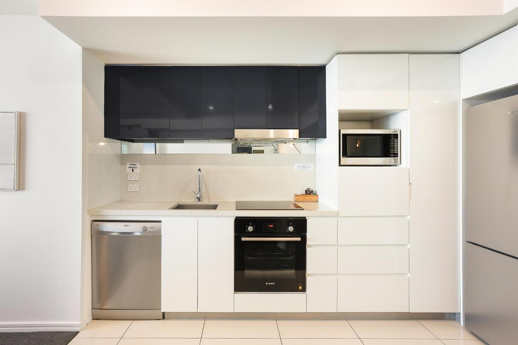 Number 1 H Residences - Wifi, Parking & More By Gold Coast Holidays Екстериор снимка