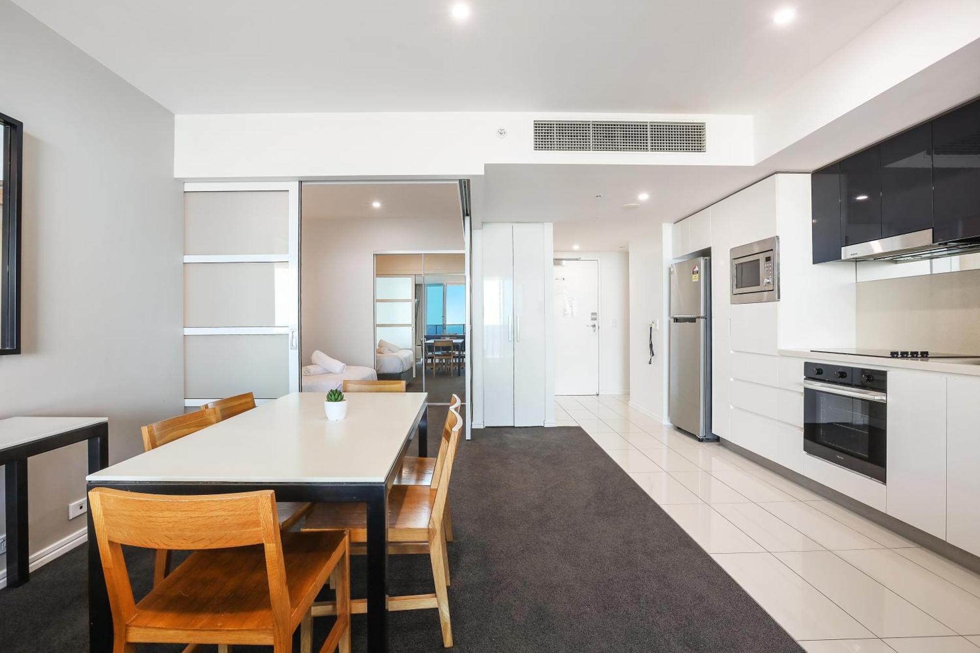 Number 1 H Residences - Wifi, Parking & More By Gold Coast Holidays Екстериор снимка