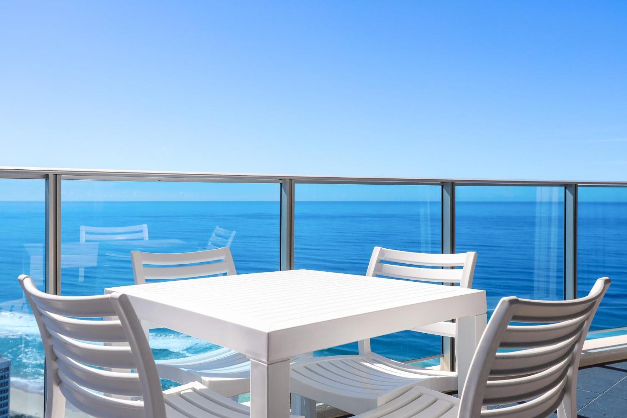 Number 1 H Residences - Wifi, Parking & More By Gold Coast Holidays Екстериор снимка